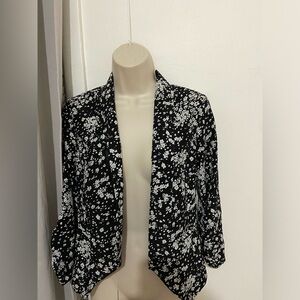 Crop light weight blazer. Floral like new